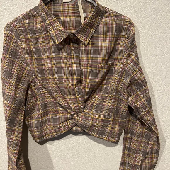 Blush BJ plaid twist front crop top - Picture 2 of 4